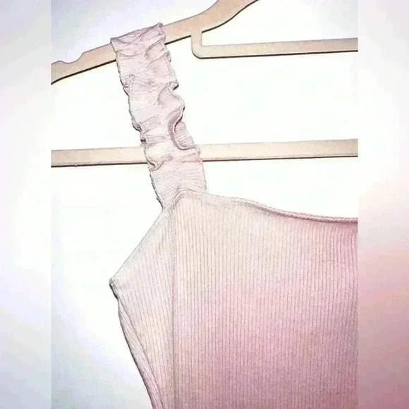 Aritzia Sunday Best Light Pink Firecracker Bodysuit in Dusty Rose Pink - Picture 4 of 4